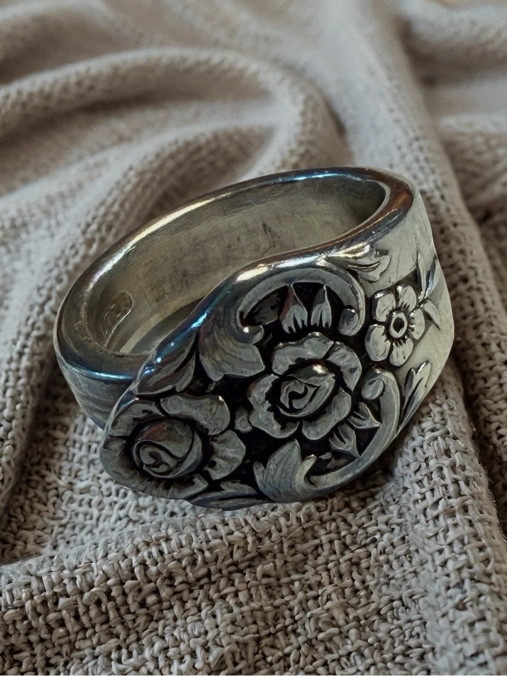Vintage Handcrafted Silver Plated Oneida Spoon Ring Sz. 8 Floral Pattern